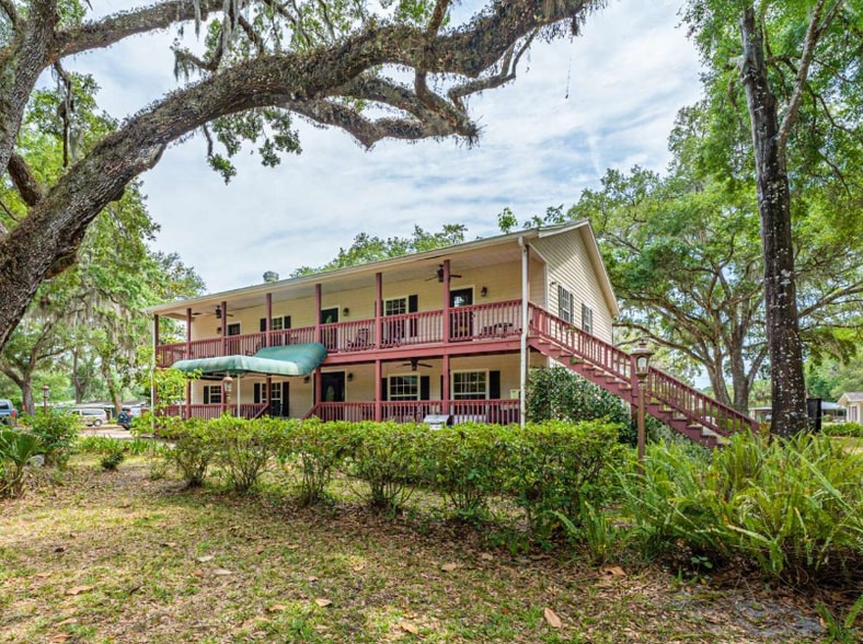 Seven Sisters Portfolio portfolio of 5 properties for sale on LoopNet.ca - Building Photo - Image 3 of 30