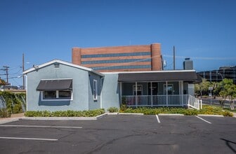 514 E Bonneville Ave, Las Vegas, NV for lease Building Photo- Image 2 of 5