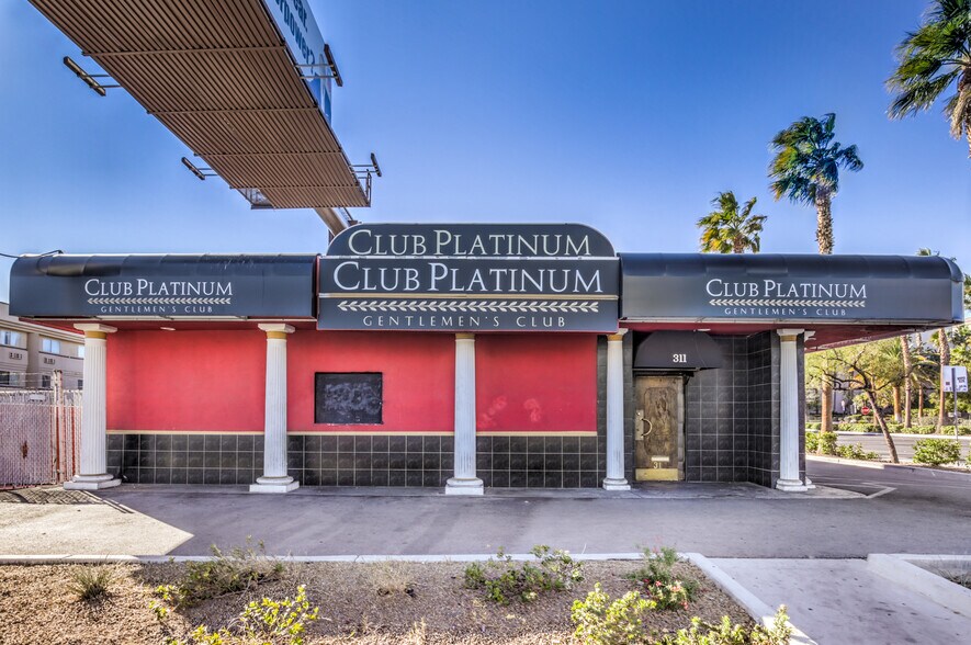 311 E Flamingo Rd, Las Vegas, NV à vendre - Photo du bâtiment - Image 2 de 29
