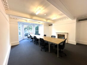 6 Lower Teddington Rd, Kingston Upon Thames à louer Photo intérieure- Image 1 de 4