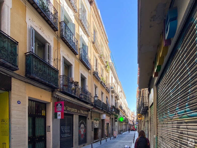 Multi-résidentiel dans Madrid, MAD à vendre - Photo du bâtiment - Image 2 de 2