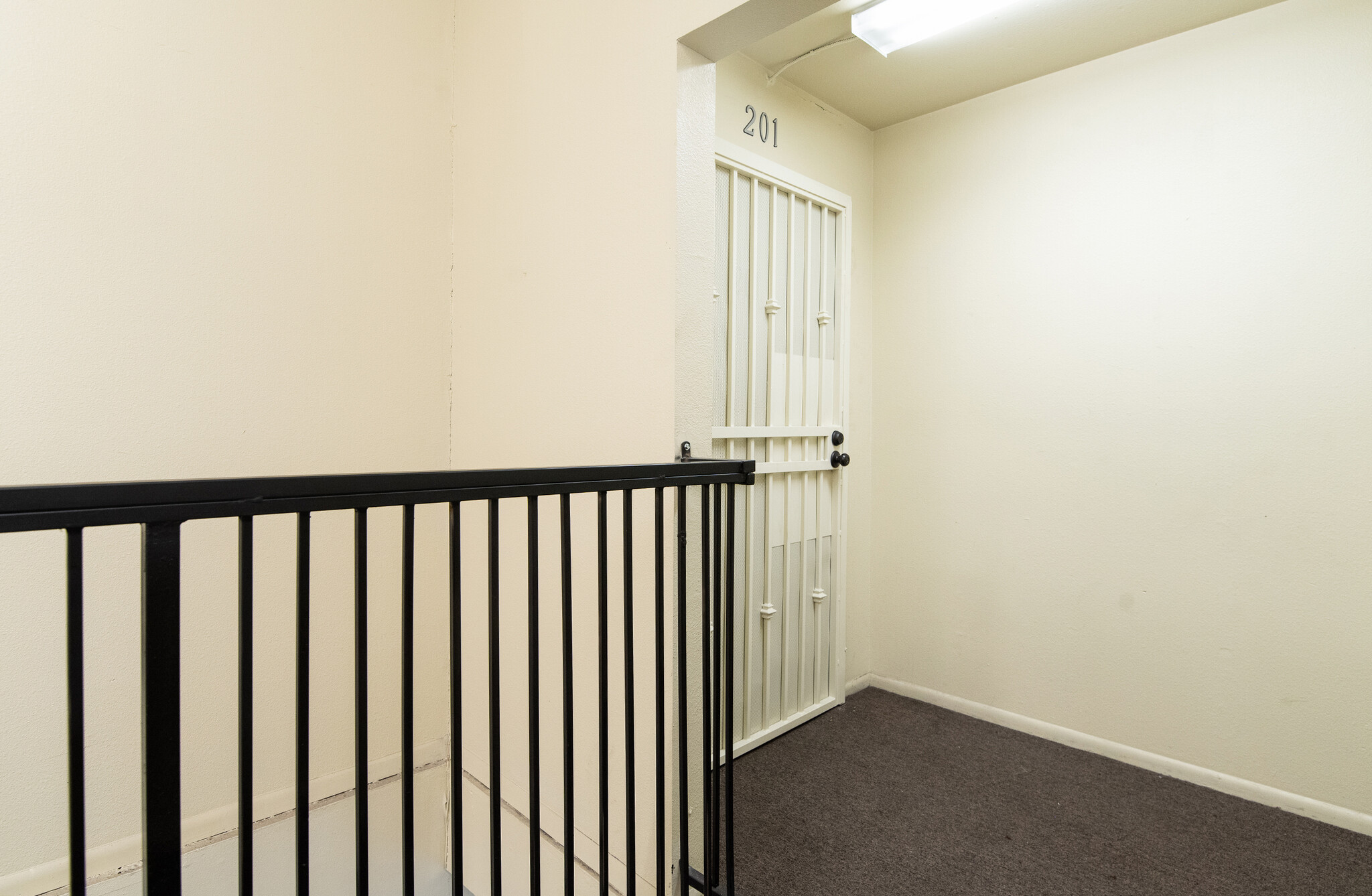 801-823 W Whittier Blvd, Montebello, CA for lease Interior Photo- Image 1 of 10