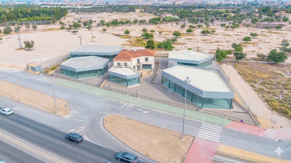 Retail in Alicante, Alicante for lease - Building Photo - Image 2 of 4