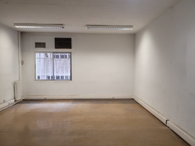 Office in Madrid, Madrid for lease - Interior Photo - Image 2 of 9