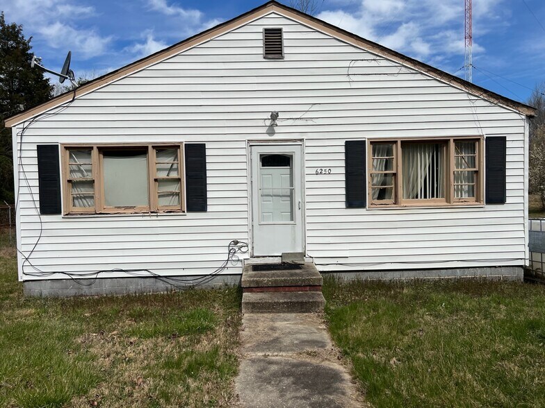 6250 Bivins Pl, La Plata, MD à vendre - Photo du bâtiment - Image 3 de 4