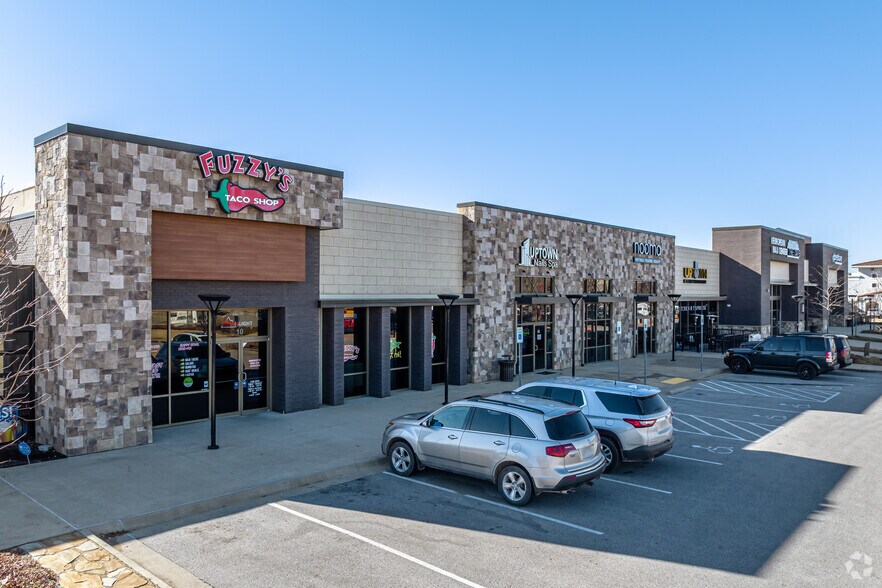 4301 S JB Hunt Dr, Rogers, AR à louer - Photo du bâtiment - Image 3 de 16