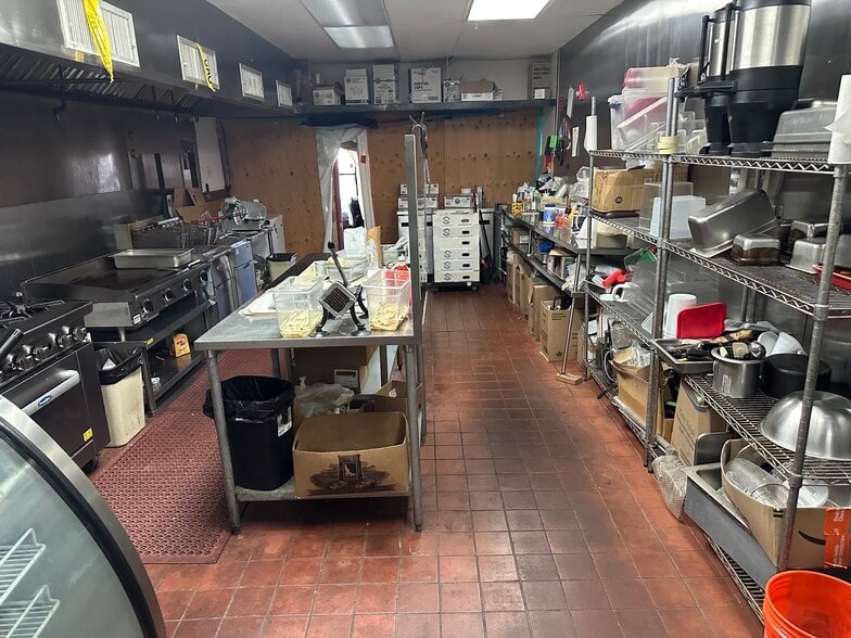 930-980 Radio Rd, Little Egg Harbor Township, NJ for sale - Building Photo - Image 2 of 18