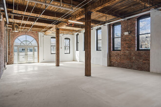 180-188 W Ostend St, Baltimore, MD for lease Interior Photo- Image 1 of 11