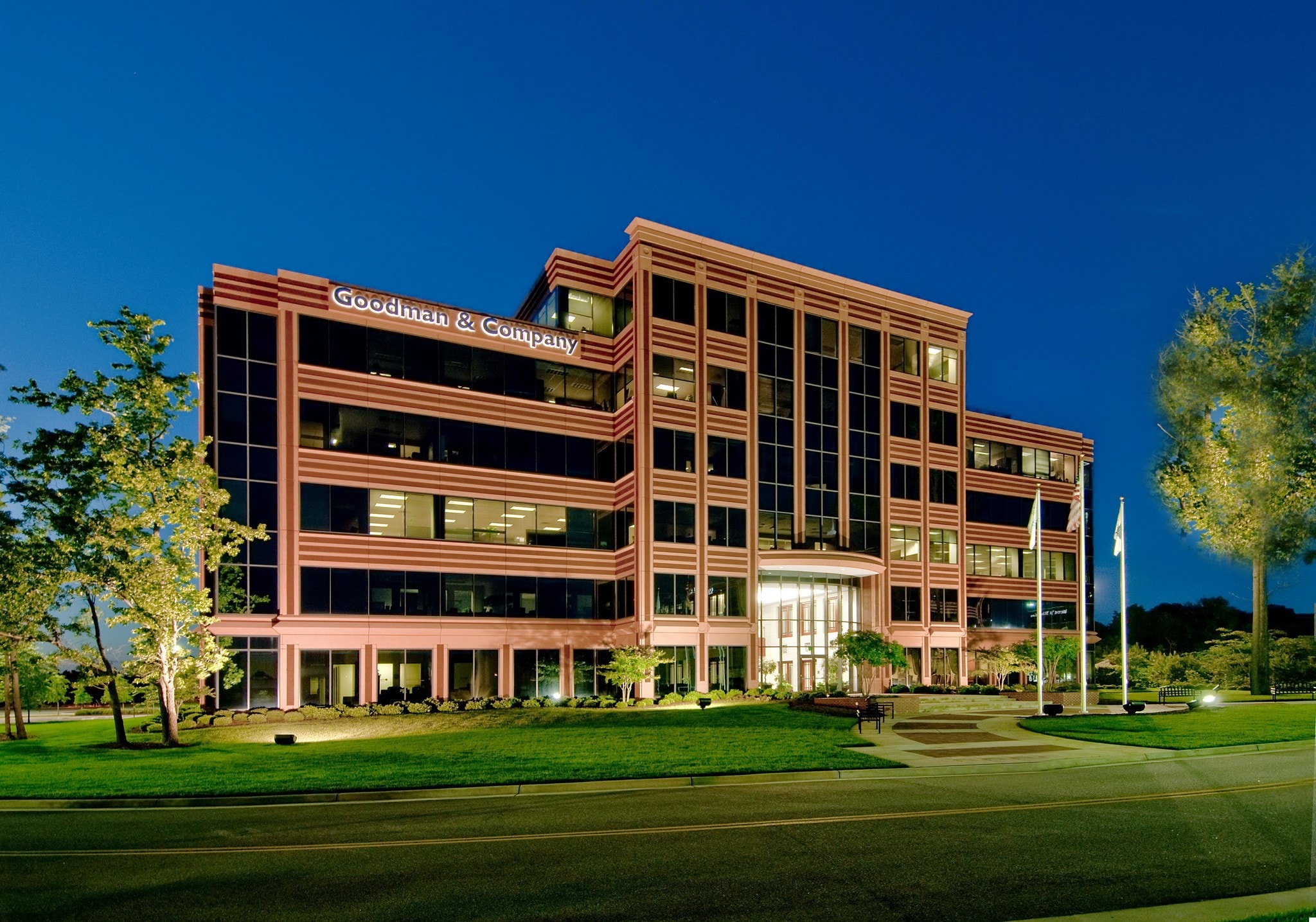 272 Bendix Rd, Virginia Beach, VA for lease Primary Photo- Image 1 of 29