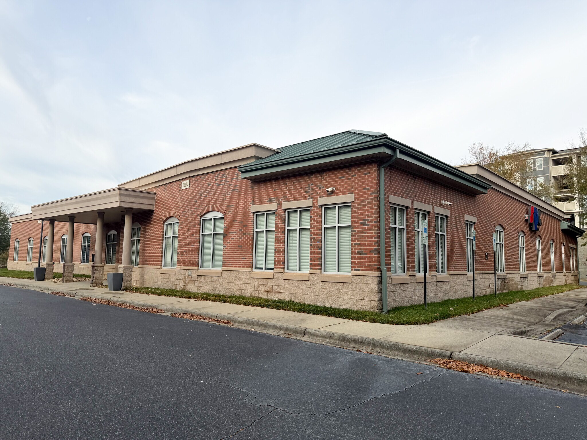 10125 Berkeley Place Dr, Charlotte, NC à vendre Photo principale- Image 1 de 11