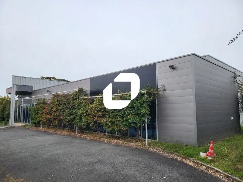 Flex in VILLENAVE-D'ORNON for sale Building Photo- Image 1 of 17