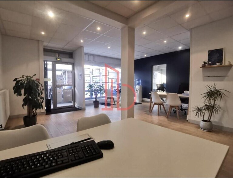 Office in Talence for lease - Interior Photo - Image 3 of 4