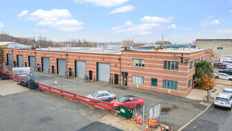 166 Industrial Loop, Staten Island NY - Entrepôt