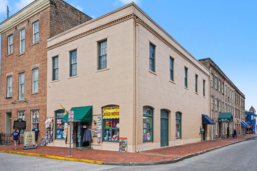 217 W Bryan St, Savannah, GA for lease - Building Photo - Image 3 of 8