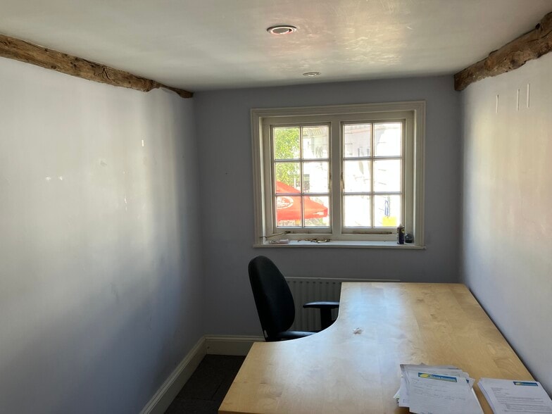 1 Market Hill Market Hill, Royston for lease - Building Photo - Image 2 of 4