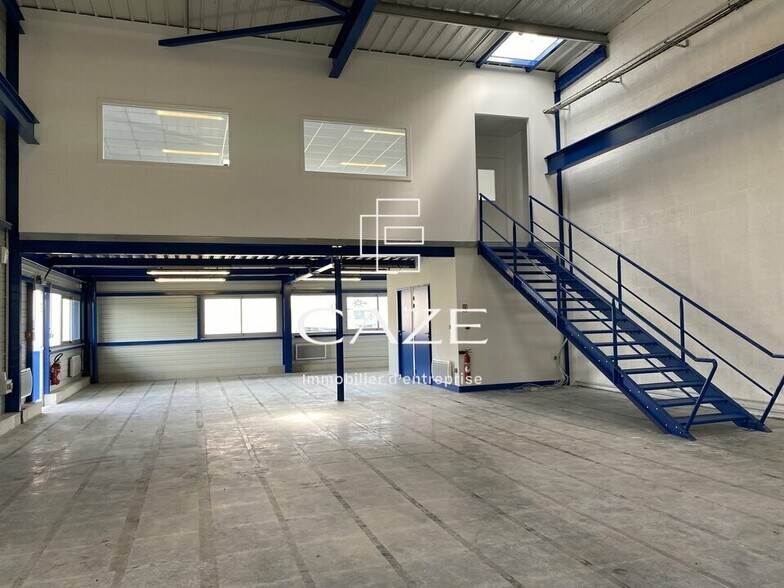 Flex in Saint-Jean-d'Illac for lease - Interior Photo - Image 3 of 7