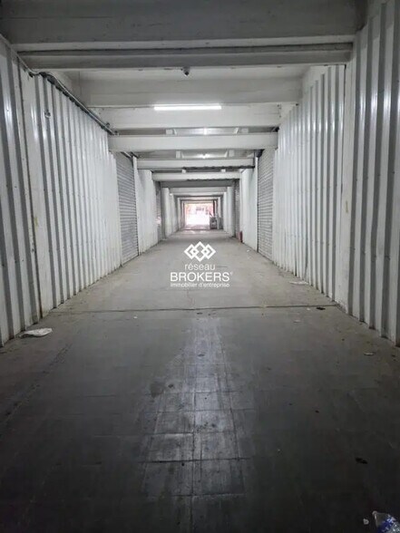 Industrial in Bondy for lease - Interior Photo - Image 3 of 3