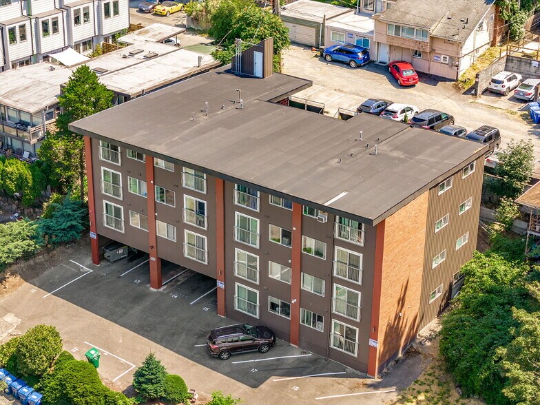 2414 13th Ave S, Seattle, WA à vendre - Photo du bâtiment - Image 1 de 17