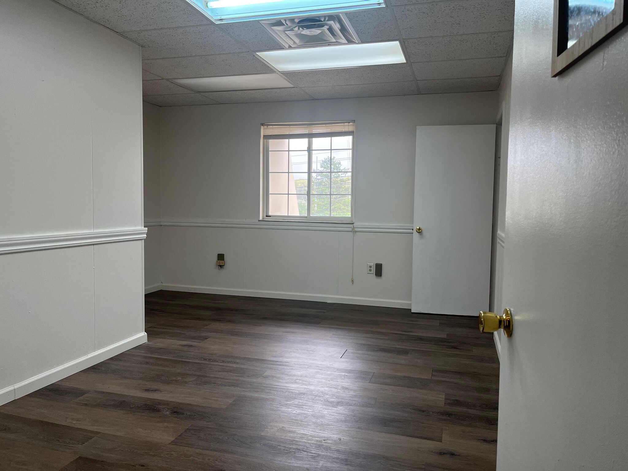 8221-8237 E Washington St, Chagrin Falls, OH for lease Building Photo- Image 1 of 6