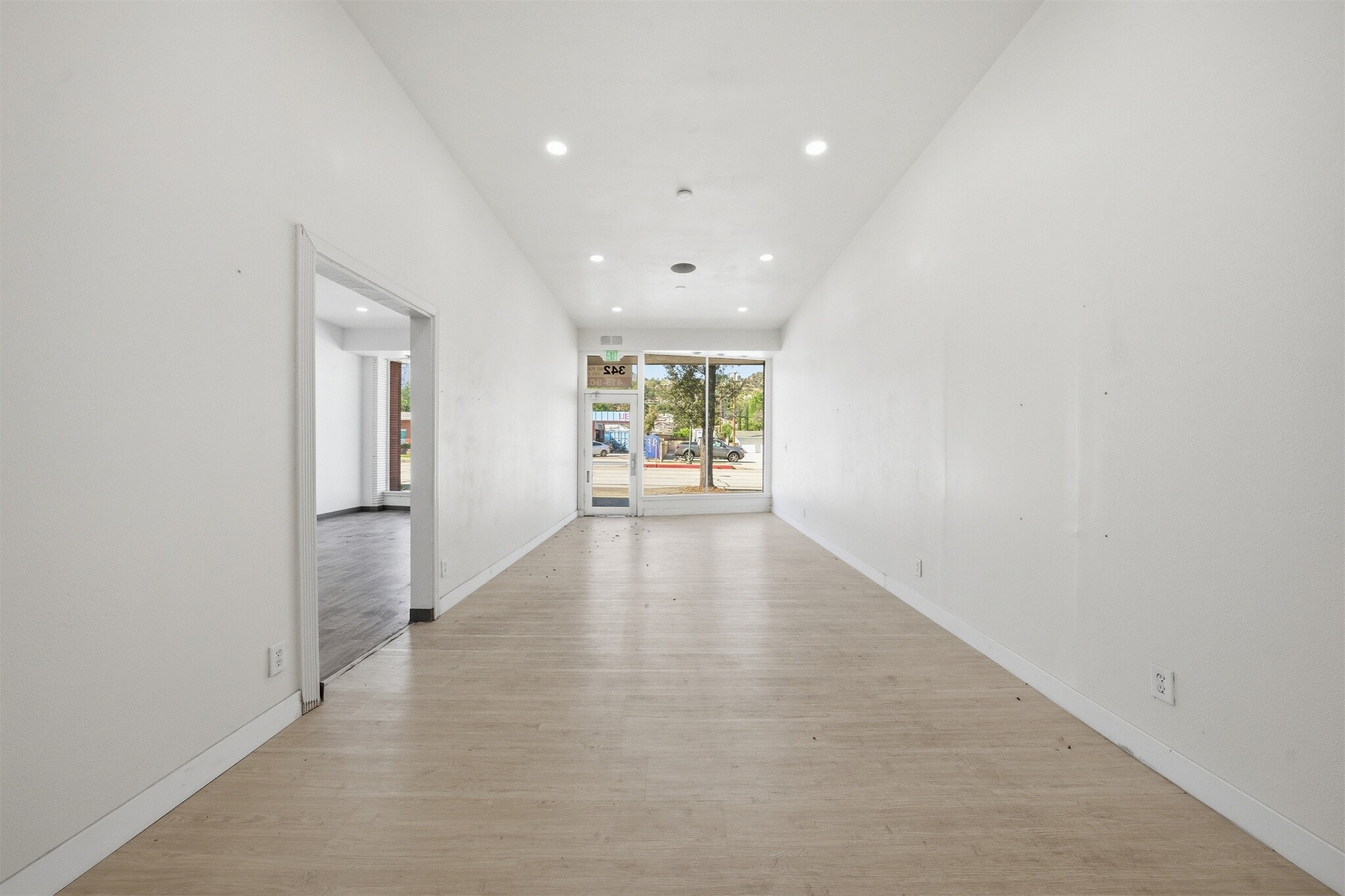 340-344 E Foothill Blvd, Arcadia, CA à louer Photo intérieure- Image 1 de 12