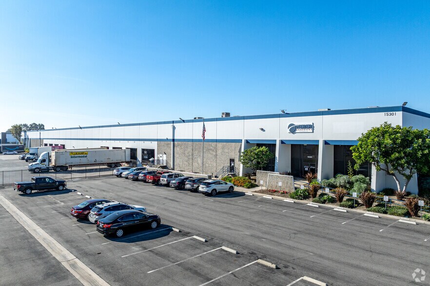 15401 Shoemaker Ave, Norwalk, CA à louer - Photo du bâtiment - Image 2 de 2