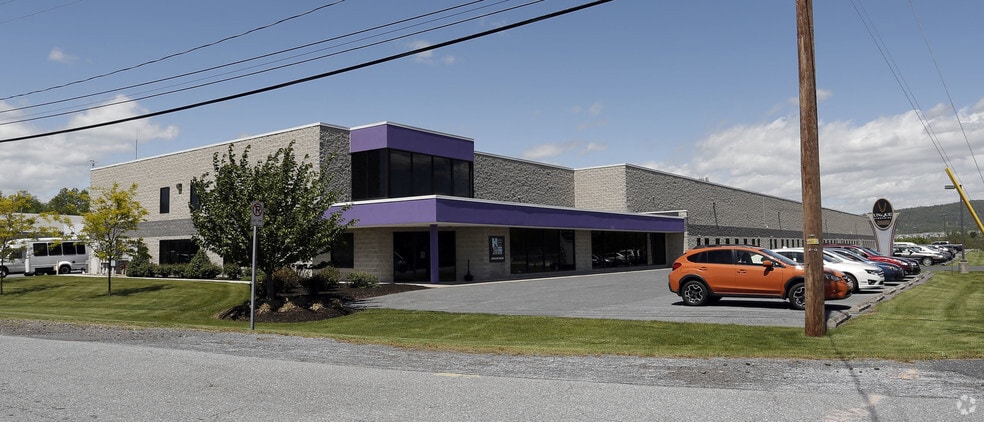 1900 Crooked Hill Rd, Harrisburg, PA for lease - Primary Photo - Image 1 of 12