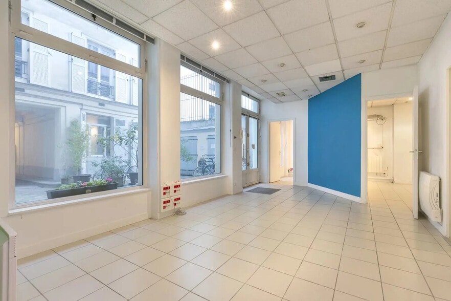 Office in Paris for sale - Interior Photo - Image 2 of 9