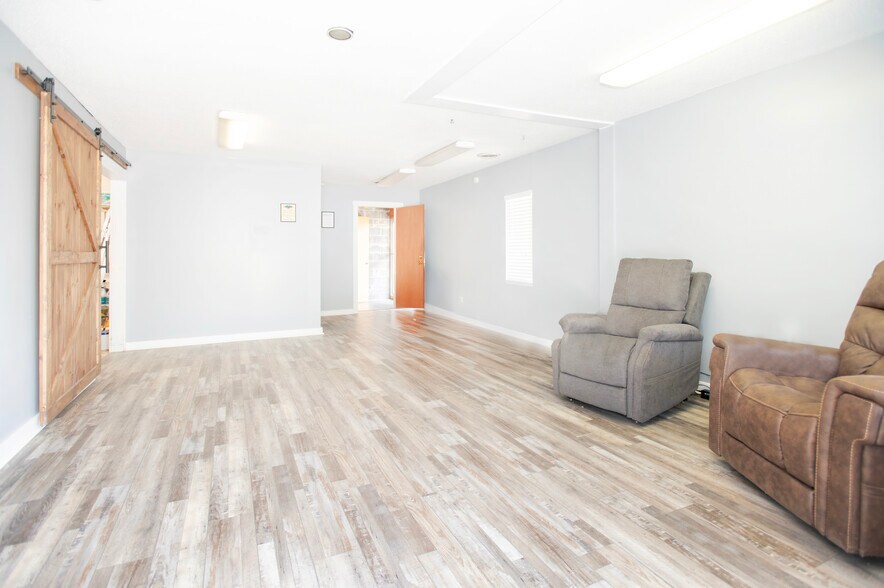 401 Hillcrest St, Clinton, TN à vendre - Photo intérieure - Image 2 de 18