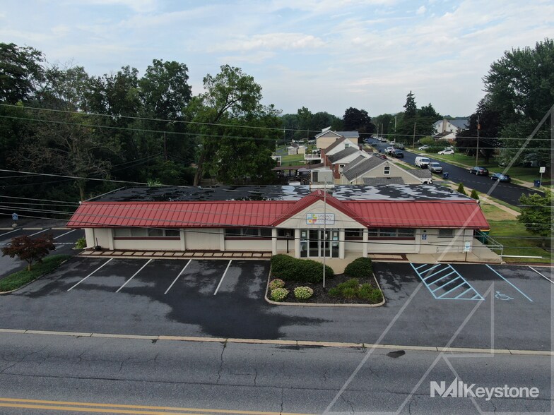 35 S Dwight St, West Lawn, PA à vendre - Photo du bâtiment - Image 3 de 36