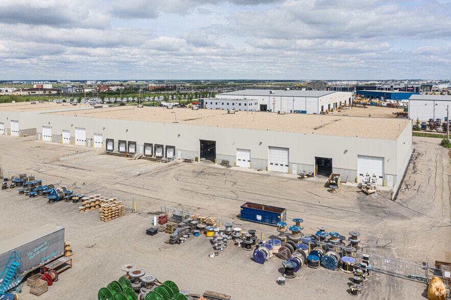3921 81st Ave, Leduc, AB à louer - Photo du bâtiment - Image 2 de 9
