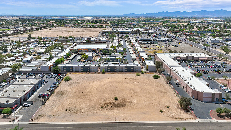 SW Van Buren & Eliseo Felix Jr Way, Avondale, AZ à vendre - Photo du bâtiment - Image 1 de 1