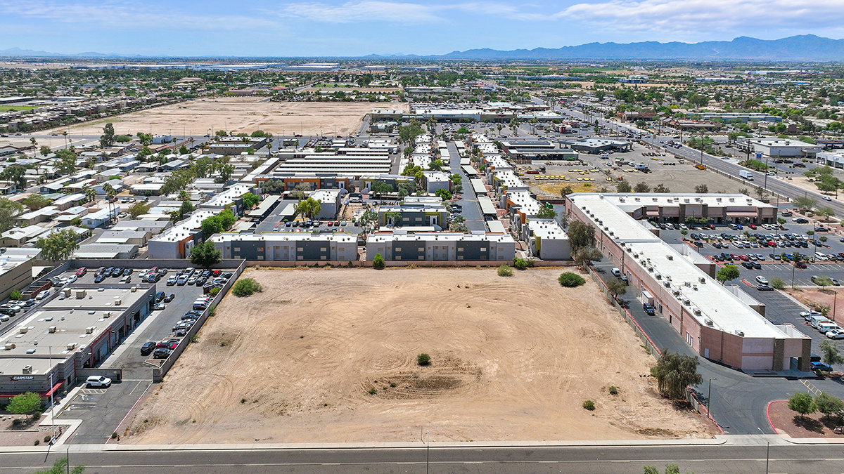 SW Van Buren & Eliseo Felix Jr Way, Avondale, AZ à vendre Photo du bâtiment- Image 1 de 1