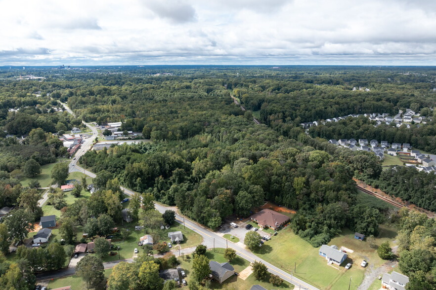 4307 Southern Webbing Mill Rd, Greensboro, NC à vendre - Photo du bâtiment - Image 1 de 13