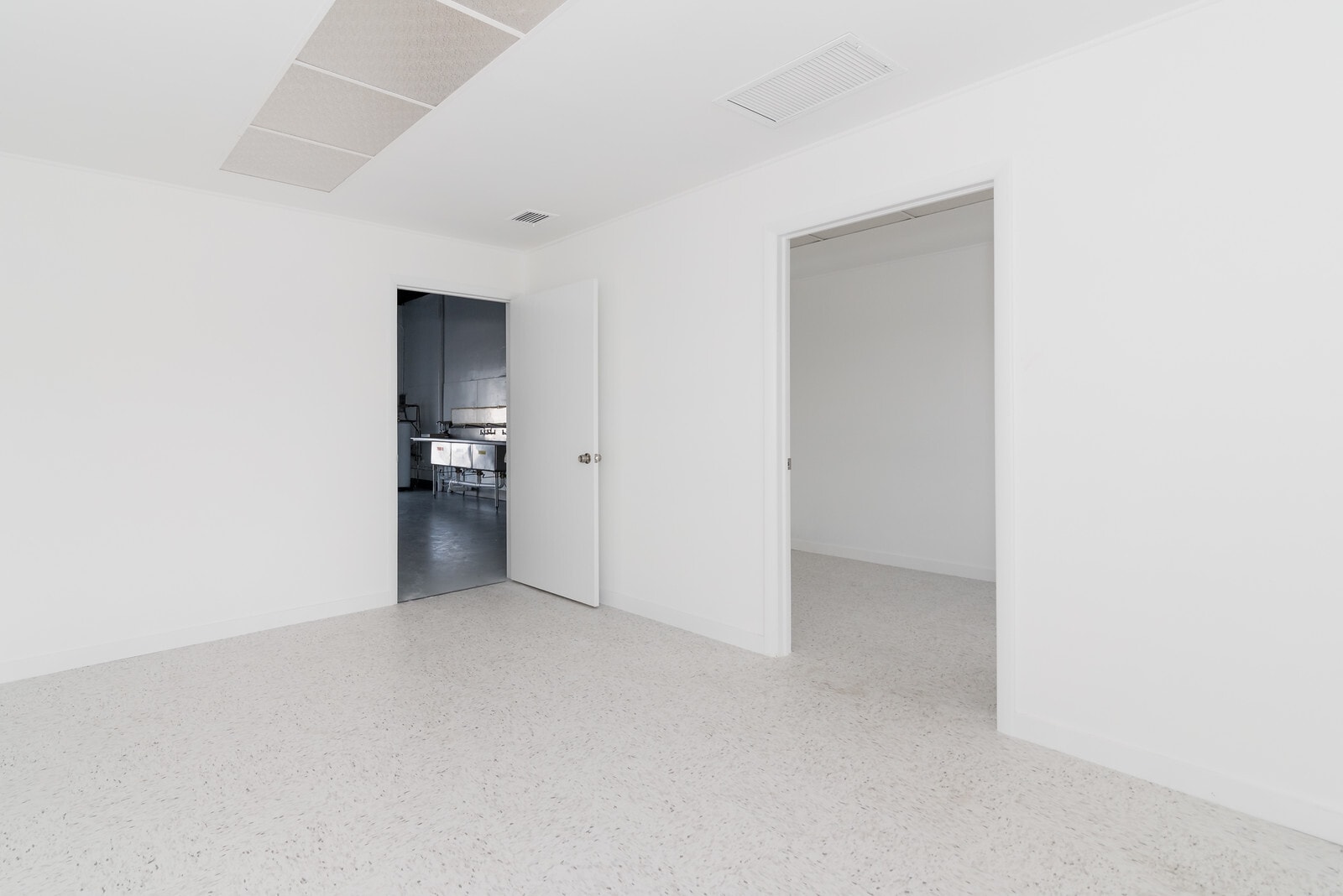 4100-4200 Oak Cir, Boca Raton, FL for lease Interior Photo- Image 1 of 4
