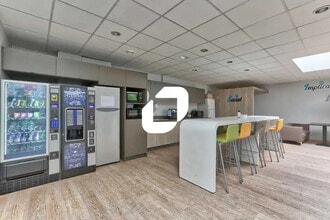 Office in Évry-Courcouronnes for lease Interior Photo- Image 1 of 7