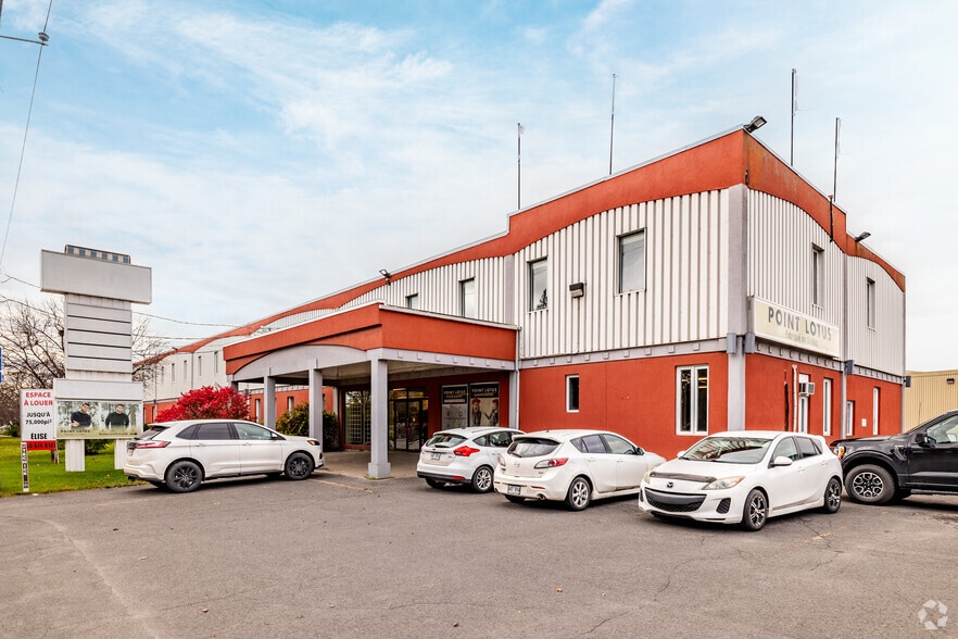 126 Rue Jacques-Cartier N, St-Jean, QC for sale - Primary Photo - Image 1 of 18