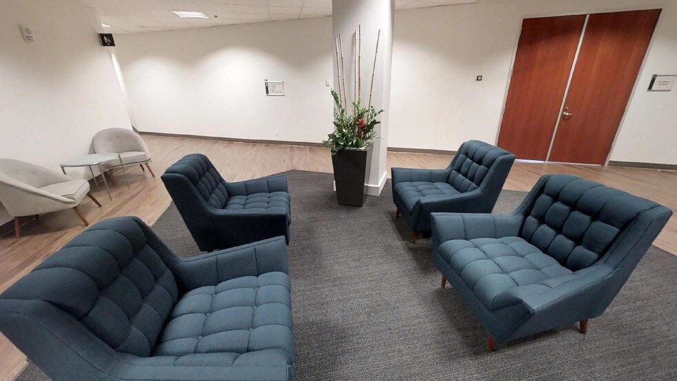 395 Oyster Point Blvd, South San Francisco, CA à louer - Photo intérieure - Image 2 de 13