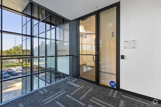 3200 Wilcrest Dr, Houston, TX for lease Interior Photo- Image 2 of 3