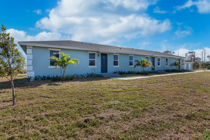 248 Rotonda Blvd W, Rotonda West, FL for sale - Building Photo - Image 3 of 19