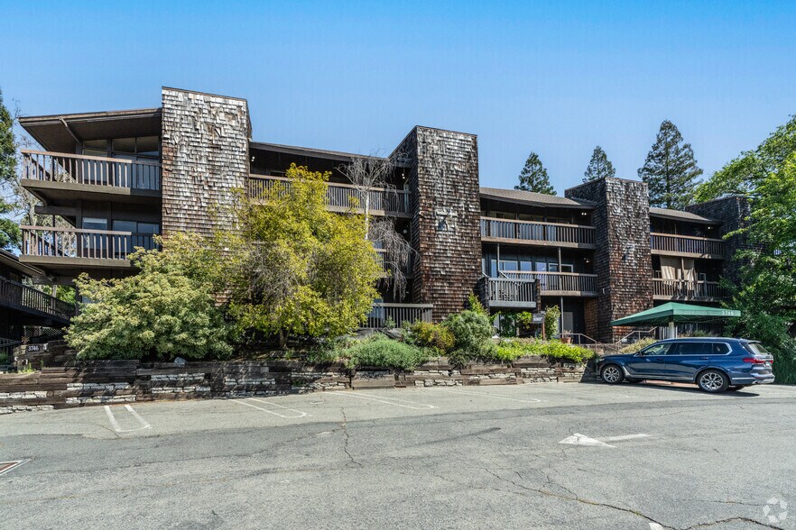 3746 Mount Diablo Blvd, Lafayette, CA à vendre - Photo du bâtiment - Image 2 de 5