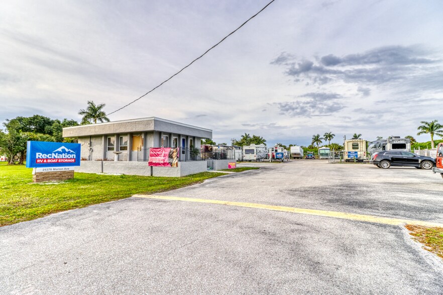 25378 Marion Ave, Punta Gorda, FL à louer - Photo du bâtiment - Image 2 de 2
