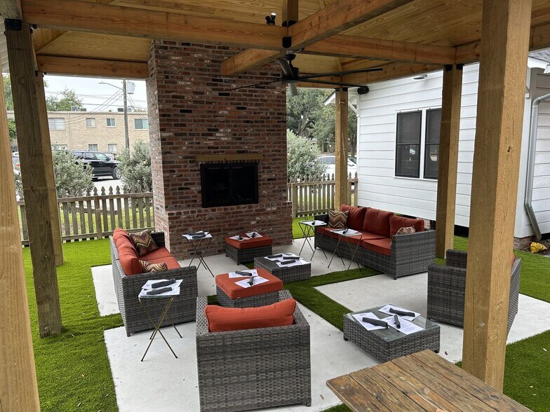 117 S College Rd, Lafayette, LA à louer - Photo du bâtiment - Image 2 de 11