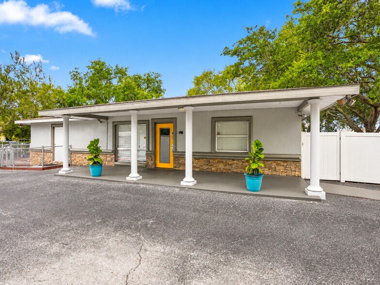 6926 Ridge Rd, Port Richey, FL à vendre - Photo principale - Image 1 de 1