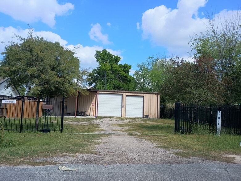 11914 New Meadow Dr, Houston, TX for sale - Building Photo - Image 2 of 5