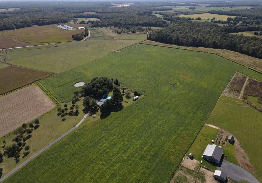 700 Sandtown Rd rd, Felton, DE à vendre - Photo du bâtiment - Image 2 de 4