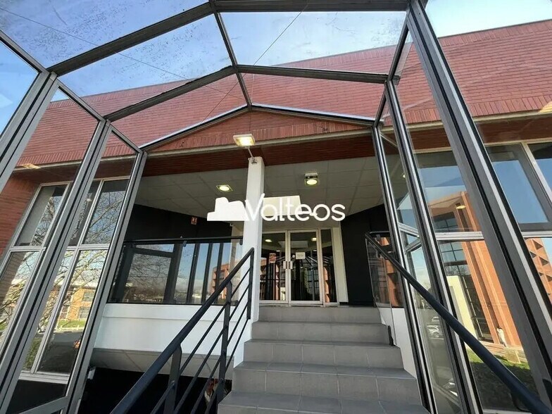 221 Rue Carmin, Labège à louer - Hall d’entrée - Image 2 de 4