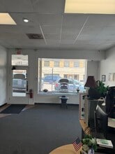 114-118 E Calhoun St, Woodstock, IL for lease Interior Photo- Image 2 of 10