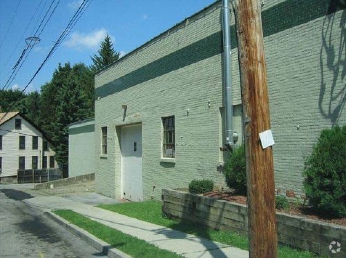 35 High St, Poughkeepsie, NY for lease - Building Photo - Image 2 of 17