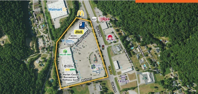 400 Village Center Rd, Harlan, KY à louer - Photo du bâtiment - Image 1 de 1