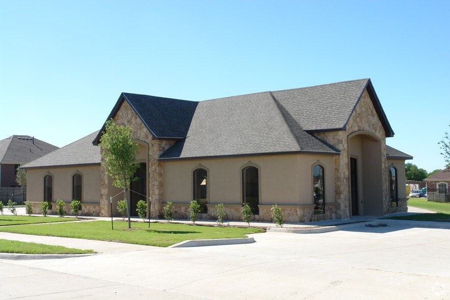 50 Forest Mill Trl, Mansfield, TX for lease - Building Photo - Image 2 of 11